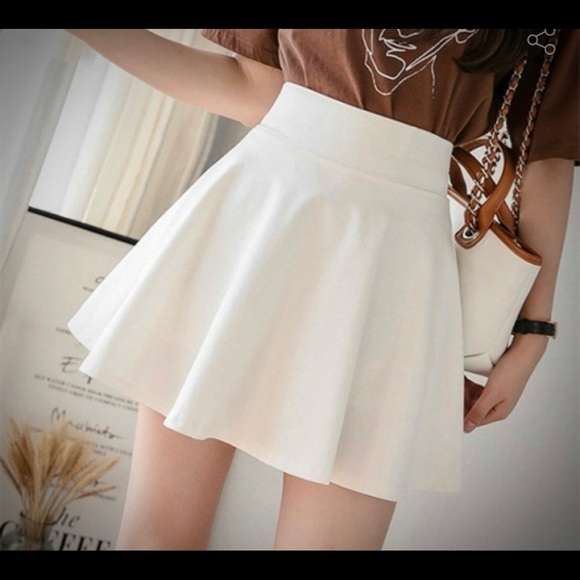 Casual Flared Mini Skirt - Picture 5 of 8